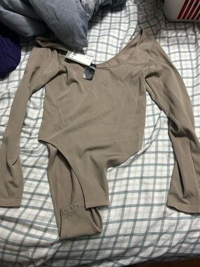 H&M Long-Sleeve Scoop Neck Bodysuit - Taupe Brown
